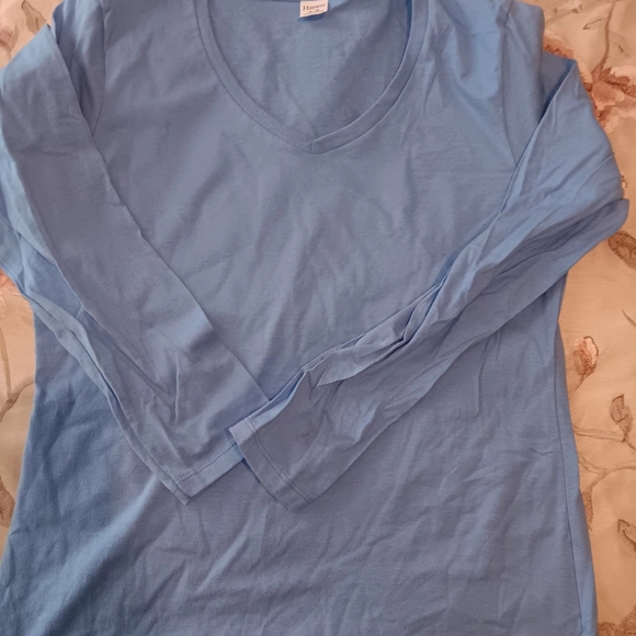 Womens Hanes light blue t shirts size medium a bundle of (8) - Picture 3 of 13